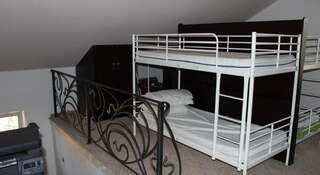 Гостиница ВИП Хостел Марфино Одинцово Кровать в 28-местном общем номере для мужчин и женщин-15